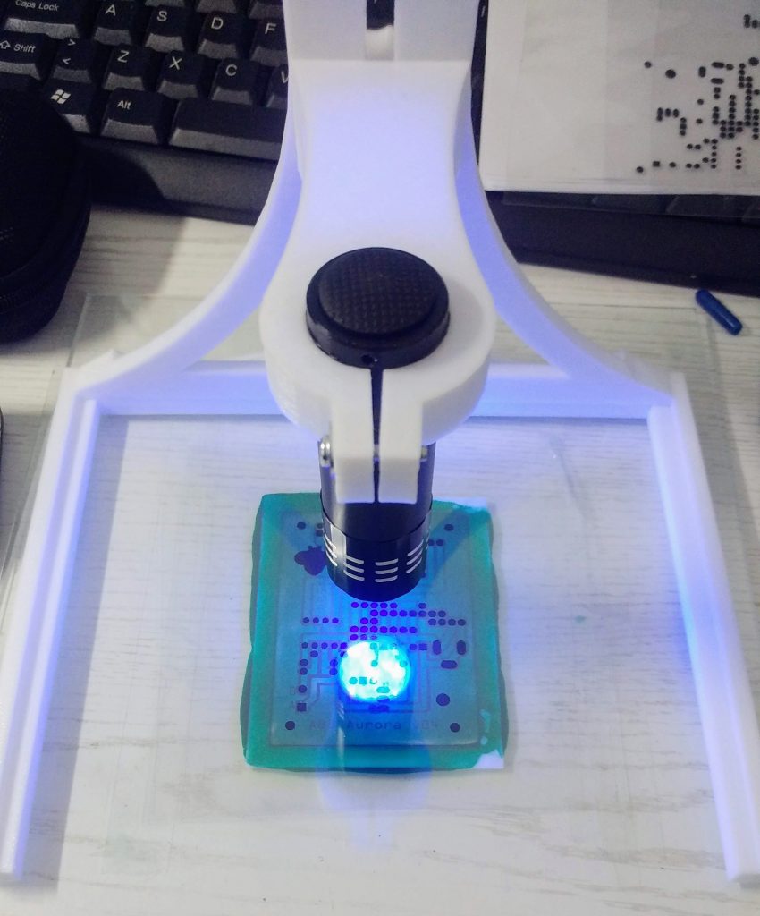 Porta torcia UV creato per la maschera di saldatura dei PCB.