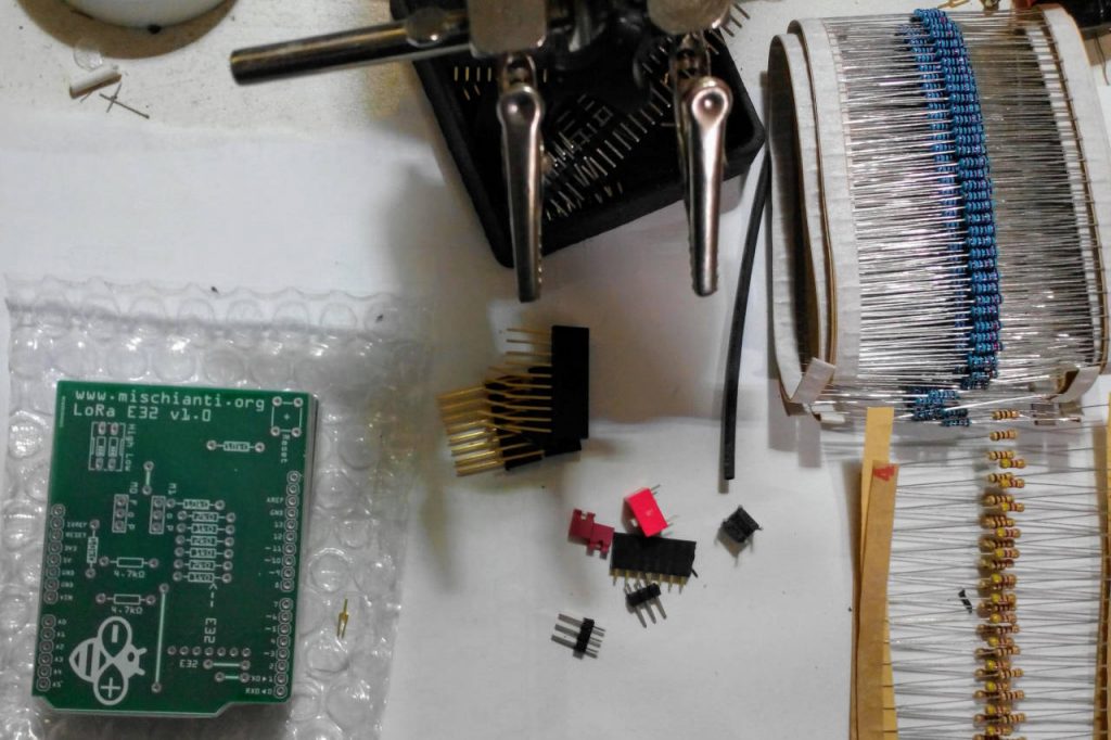 Arduino shield LoRa E32 start soldering PCB