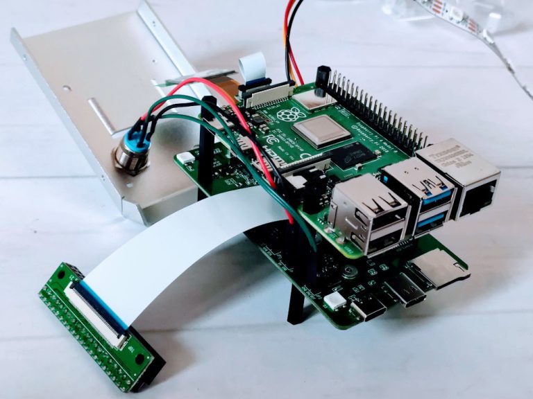 Pironman Mini PC a Raspberry Pi in a compact package with SSD, heat