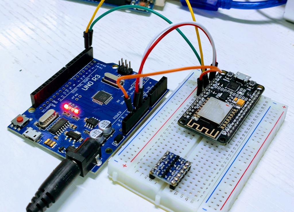 Arduino UNO programmed via NodeMCU