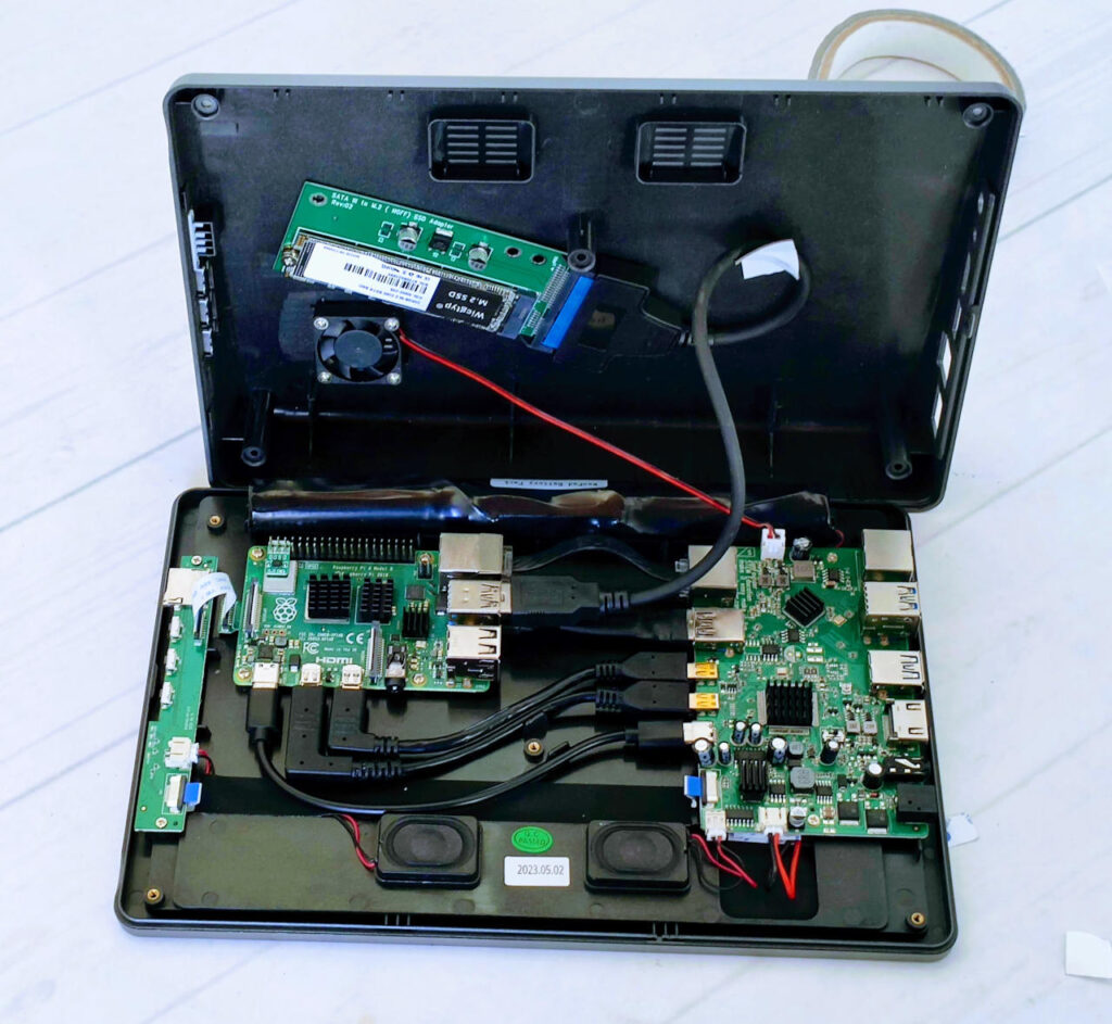 RasPad Assembly: Securing Raspberry Pi 4 and M2 USB SSD Adapter - Finalizing Closure