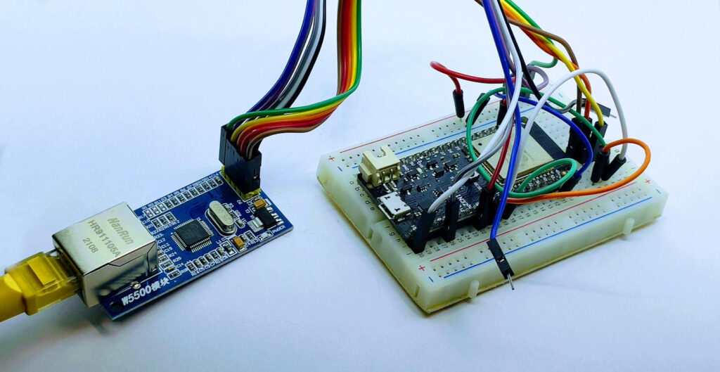 ESP32 e W5500 su breadboard