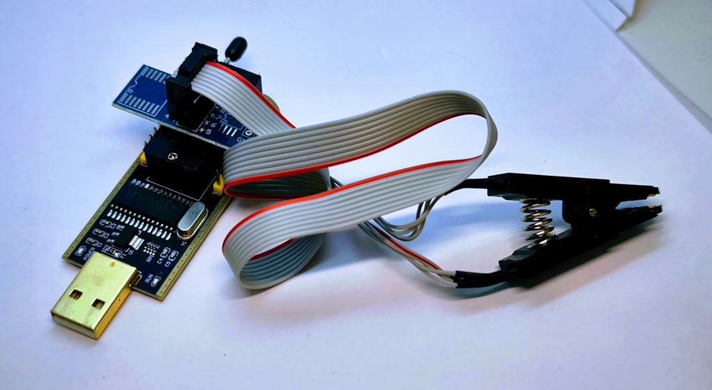 Programmatore CH341A, clip e cavo