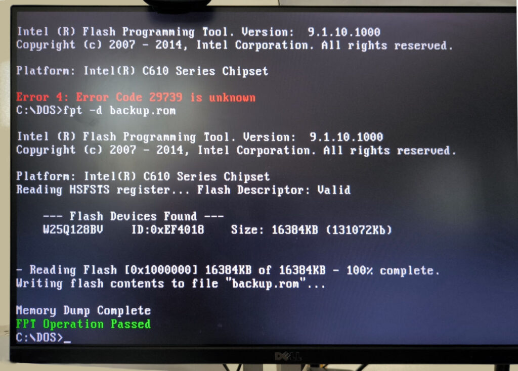Backup BIOS: Esecuzione del comando fpt -d backup.rom con "Memory Dump Complete